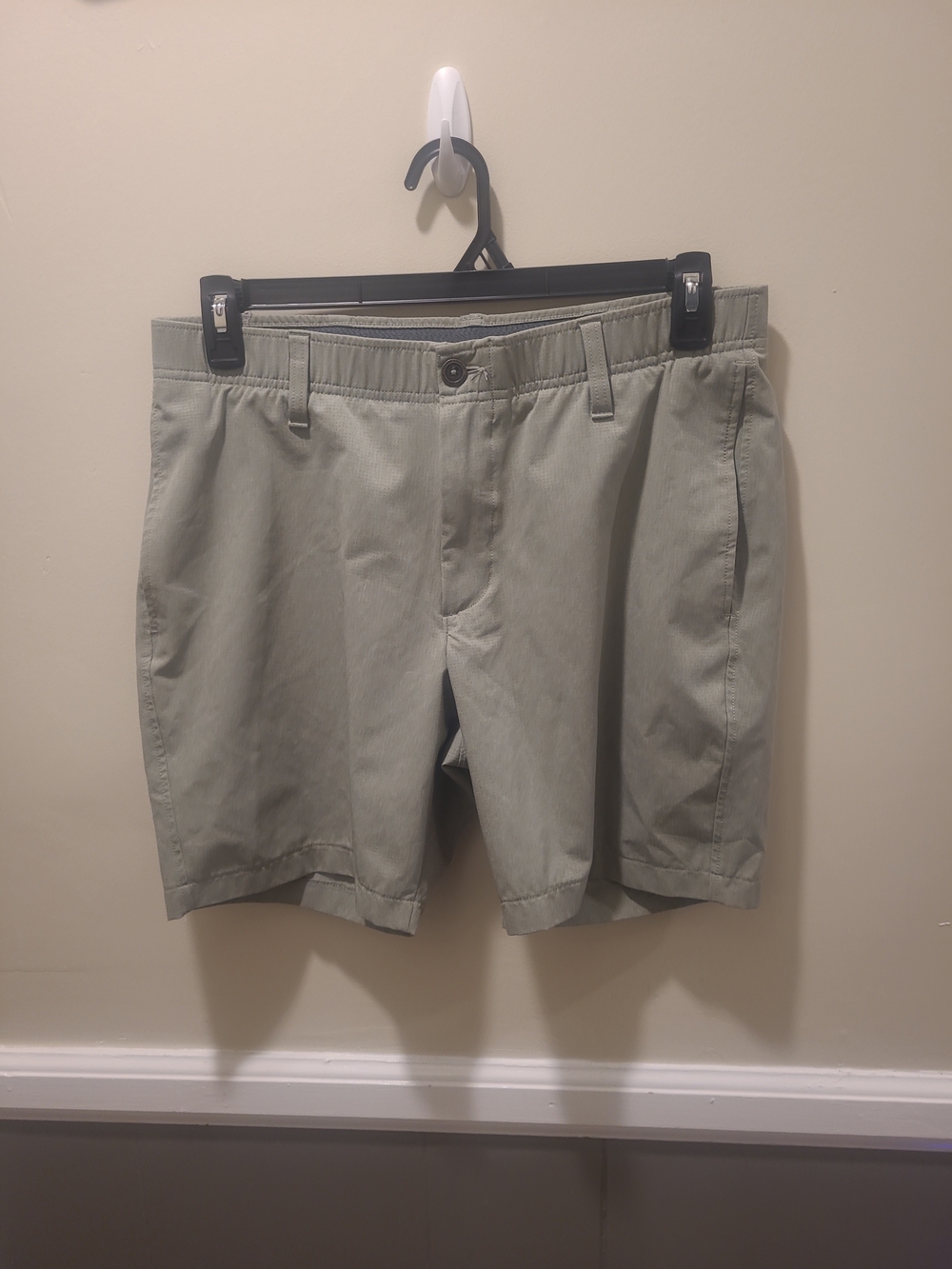 Under Armour Mens Gray 34x30 Shorts Golf Leisure Sports